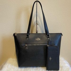 Coach purse and wallet set